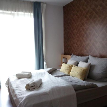 Fuered Central Apartman Balatonfured Bagian luar foto